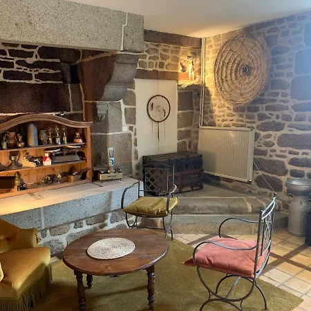 Dans La Campagne Bretonne - Le Jardin De Devant Holiday home *