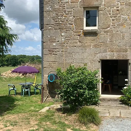 Dans La Campagne Bretonne - Le Jardin De Devant Holiday home
